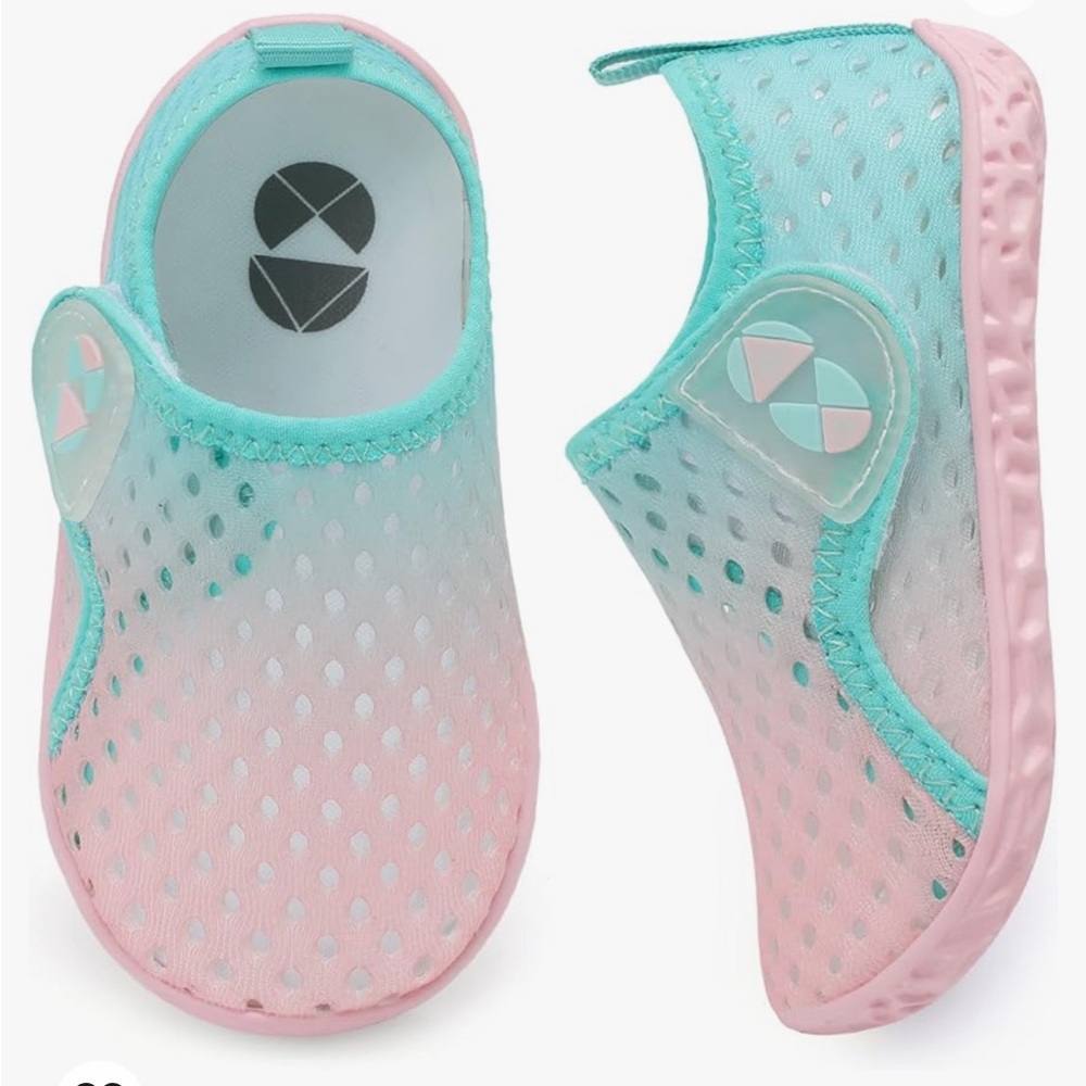 Water shoes EUC 5.5-6